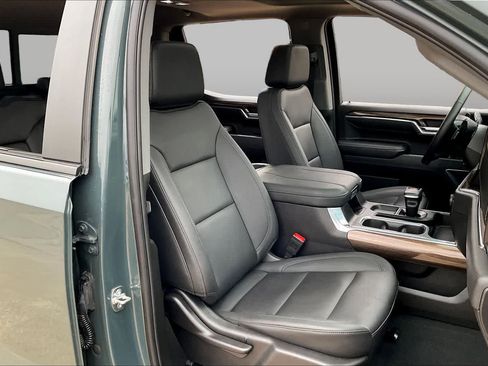 Used 2025 Chevrolet Silverado 1500 LT Trail Boss w/ Convenience Package II AWD/4WD image 9