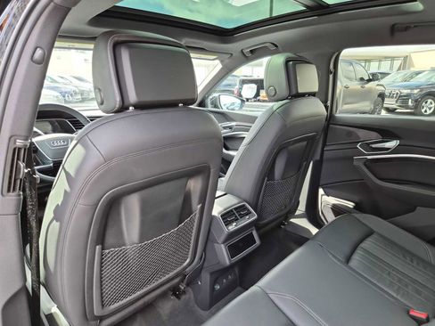 Used 2023 Audi e-tron Premium w/ Convenience Plus Package image 17