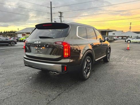 New 2025 Kia Telluride S image 6