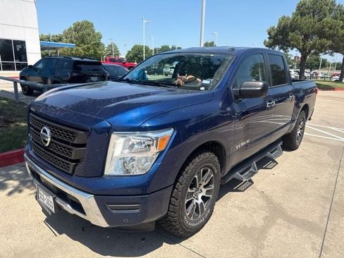 Used 2021 Nissan Titan SV w/ SV Convenience Package RWD image 6
