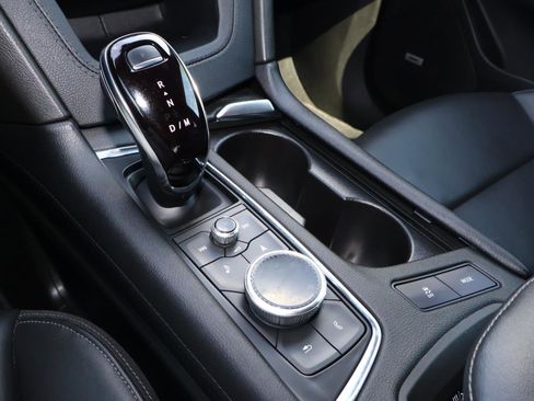 Certified 2024 Cadillac XT6 Sport w/ Technology Package image 33