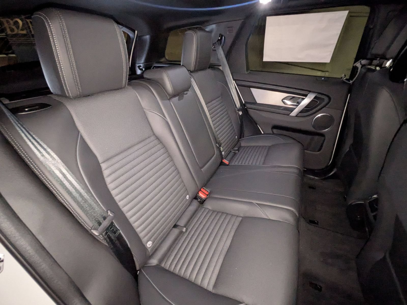 New 2026 Land Rover Discovery Sport Landmark AWD/4WD image 29