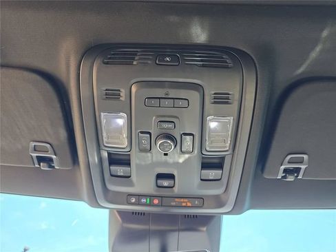 Used 2023 Cadillac Escalade Premium Luxury w/ Performance Package AWD/4WD image 27