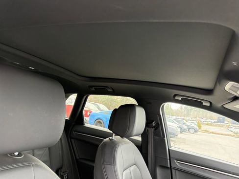 Used 2025 Audi Q3 2.0T Premium image 18