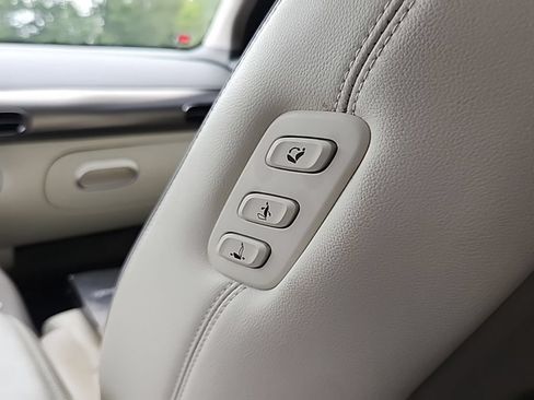 Used 2023 Genesis GV60 Advanced AWD/4WD image 30