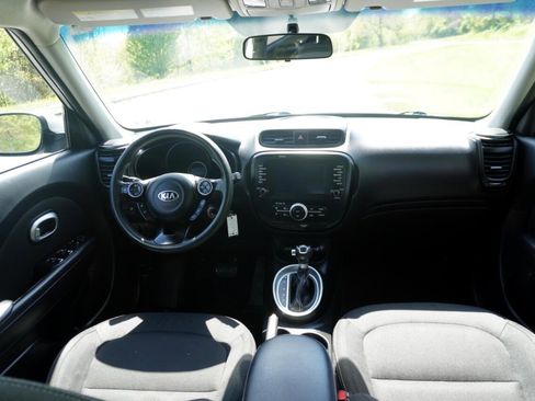 Used 2019 Kia Soul + FWD image 24