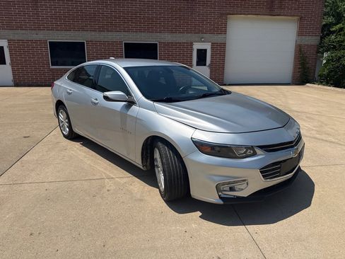 Used 2016 Chevrolet Malibu LT FWD image 3