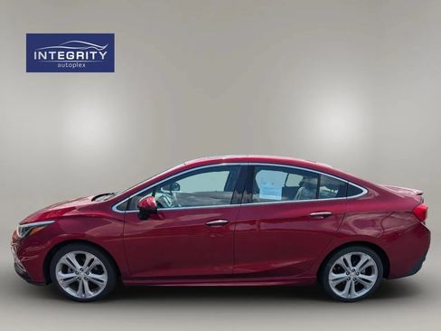Used 2017 Chevrolet Cruze Premier FWD image 3