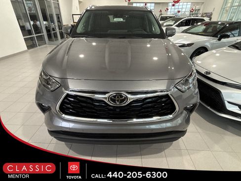 New 2026 Toyota Highlander Limited image 4