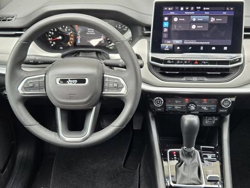 Used 2025 Jeep Compass Limited AWD/4WD image 35