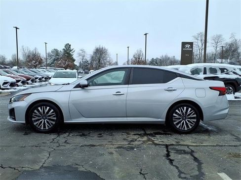 Certified 2023 Nissan Altima 2.5 SV image 3