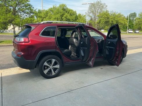 Used 2019 Jeep Cherokee Limited FWD image 24