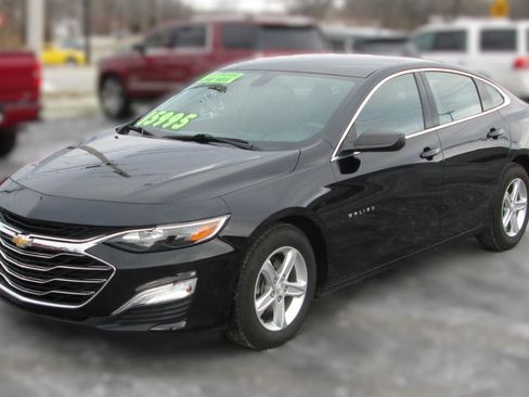 Used 2019 Chevrolet Malibu LS image 4