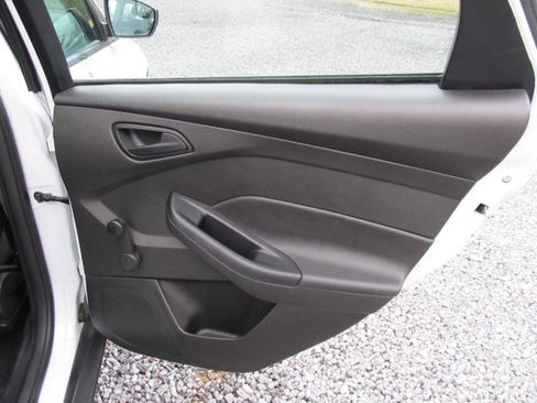 Used 2015 Ford Focus S image 33