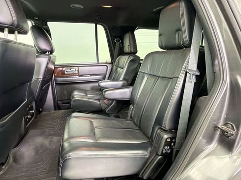 Used 2017 Lincoln Navigator Select RWD image 24