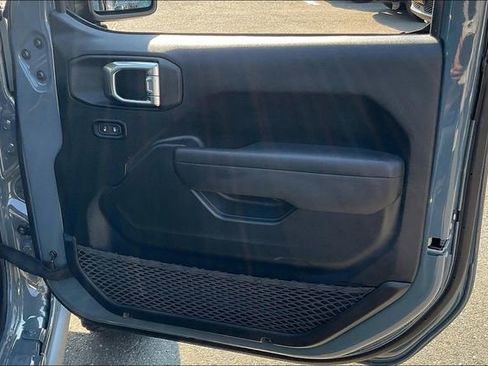 New 2025 Jeep Wrangler Unlimited Rubicon w/ XTREMEE 35" Tire Package image 26