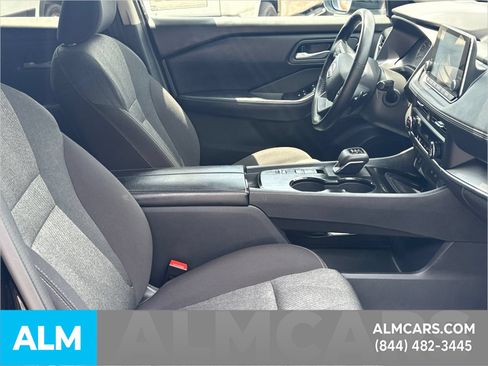 Used 2025 Nissan Rogue SV FWD image 15