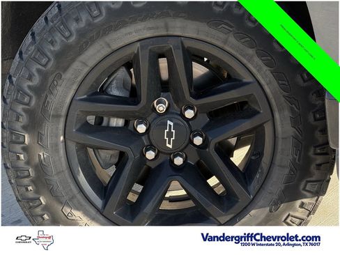 Used 2022 Chevrolet Silverado 1500 LT Trail Boss w/ LPO, Dark Essentials Package AWD/4WD image 7