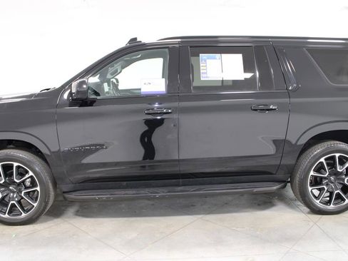 Used 2024 Chevrolet Suburban RST RWD image 7