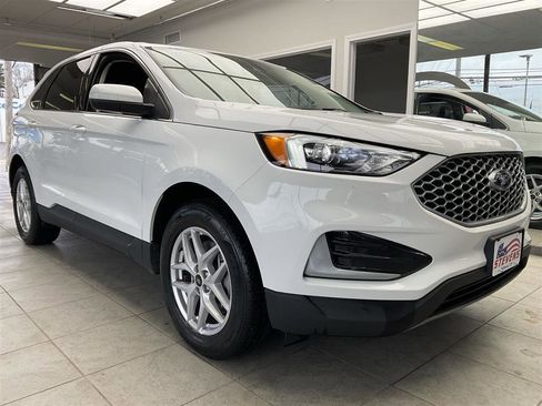 Used 2023 Ford Edge SEL image 1