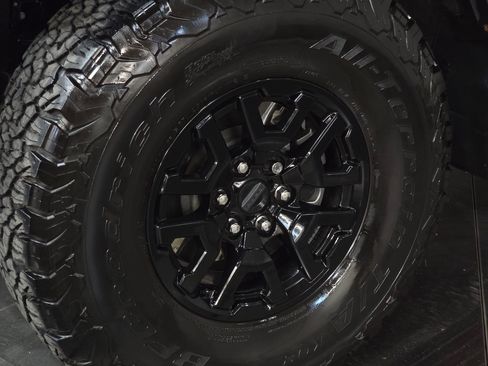 Used 2023 Ford Bronco Raptor image 11