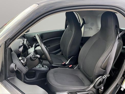 Used 2016 smart fortwo passion RWD image 16