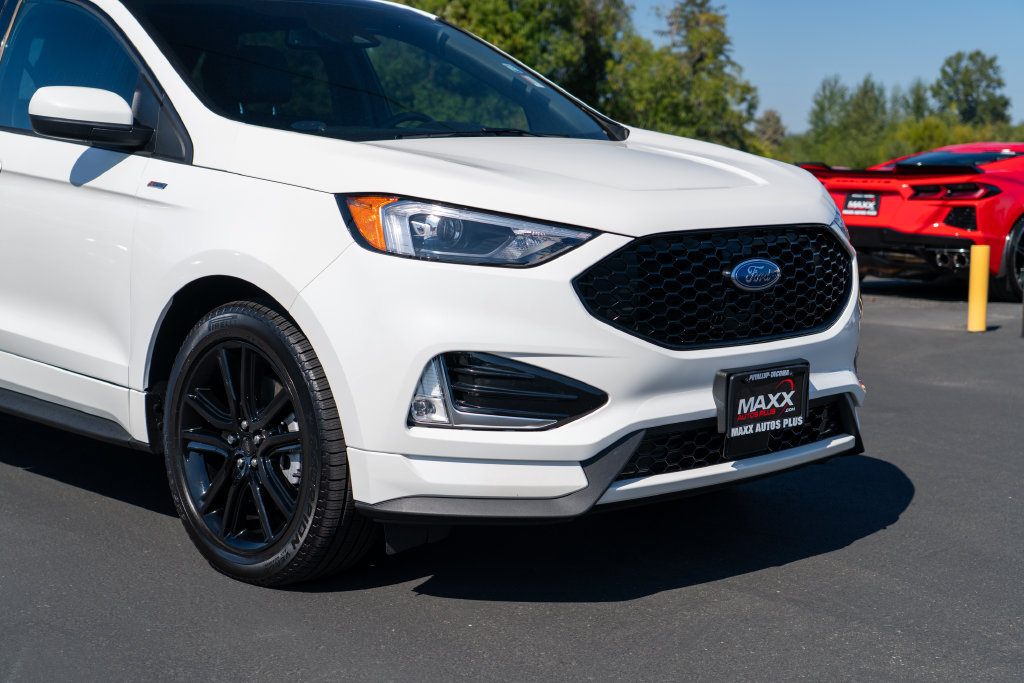 Used 2021 Ford Edge ST-Line w/ Class II Trailer Tow Package AWD/4WD image 6