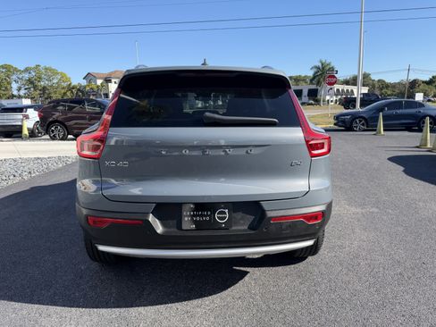Certified 2023 Volvo XC40 B4 Core w/ Climate Package image 4