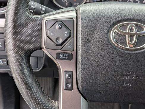 Used 2022 Toyota Tacoma SR5 w/ SR5 Appearance Package (SM) image 18