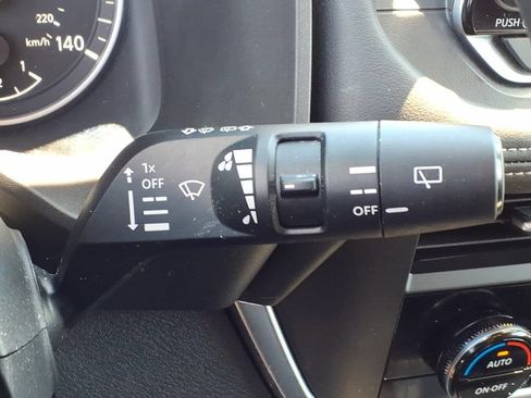 Used 2023 Nissan Rogue SV AWD/4WD image 30