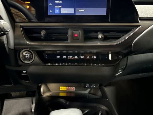 Used 2023 Lexus UX 250h AWD image 21