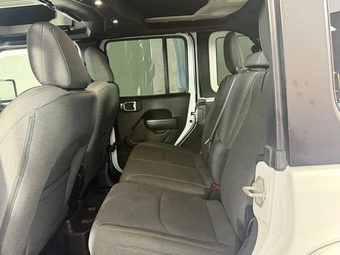 Used 2024 Jeep Wrangler Unlimited w/ Convenience Group AWD/4WD image 20
