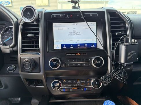 Used 2020 Ford Expedition XLT w/ Equipment Group 202A AWD/4WD image 12
