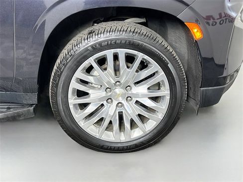 Used 2022 Chevrolet Suburban Premier image 39