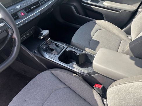 Used 2025 Kia K4 FWD image 39