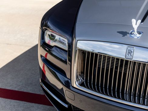 Used 2016 Rolls-Royce Dawn RWD image 22