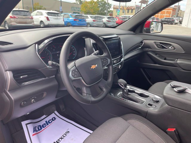 Used 2023 Chevrolet Traverse LT FWD image 16