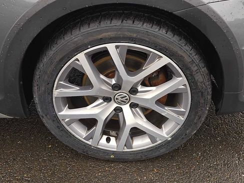 Used 2017 Volkswagen Golf Alltrack SEL image 10