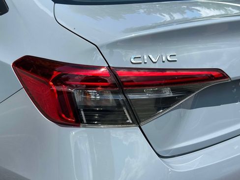 Used 2022 Honda Civic Sport image 9