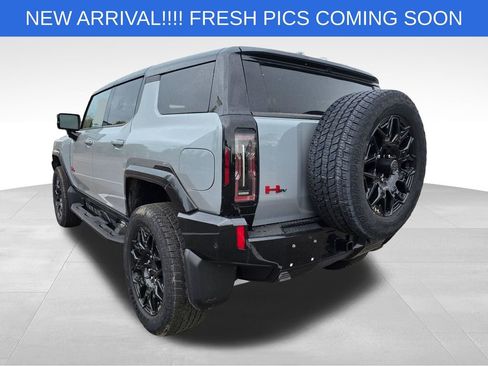 Used 2024 GMC Hummer EV 2X w/ LPO, Illumination Package image 6