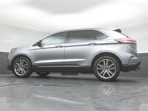 Certified 2022 Ford Edge Titanium w/ Class II Trailer Tow Package image 41