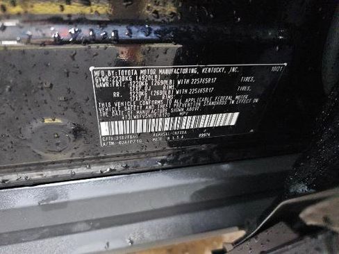 Used 2021 Toyota RAV4 LE AWD/4WD image 12