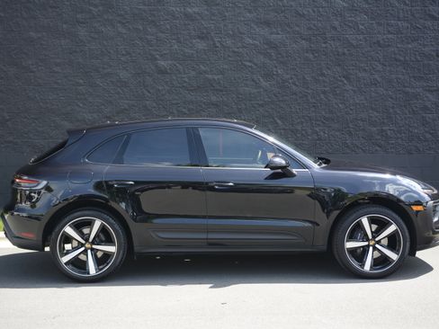 Certified 2026 Porsche Macan AWD/4WD image 8