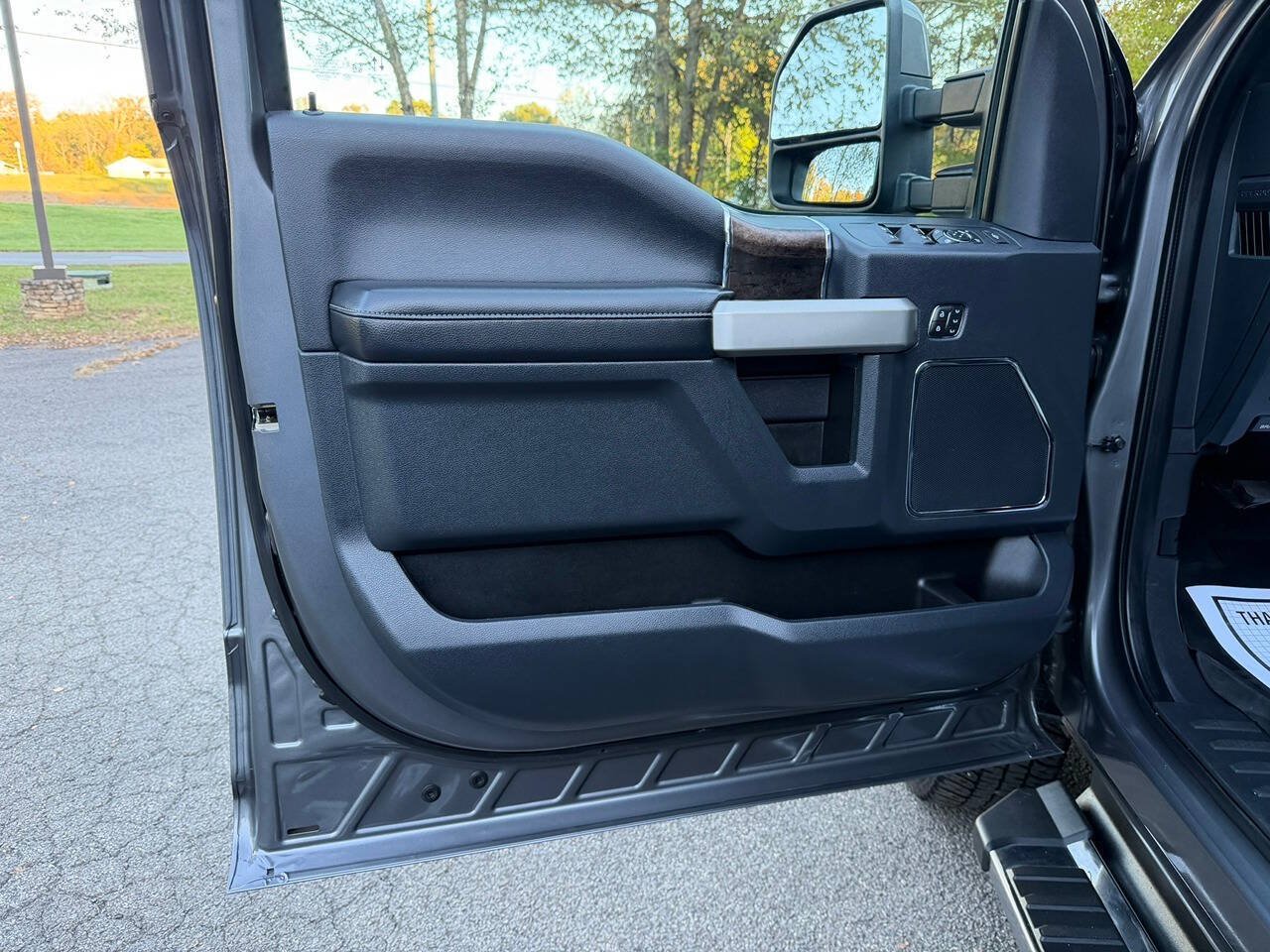Used 2022 Ford F250 Lariat AWD/4WD image 17
