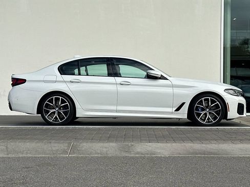 Used 2023 BMW 540i w/ Executive Package RWD image 2