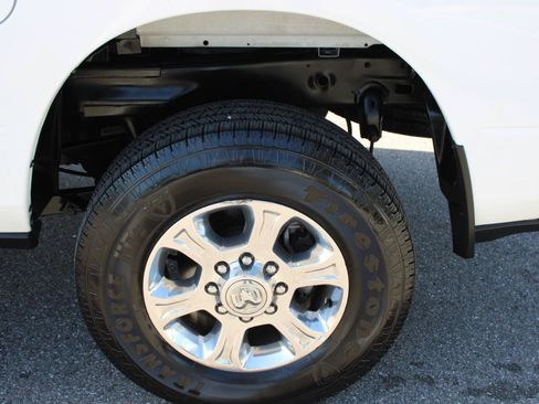 Used 2024 RAM 2500 Big Horn AWD/4WD image 4