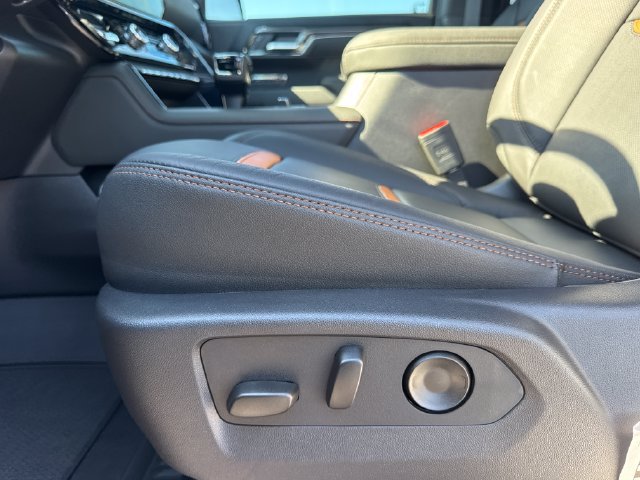 New 2026 GMC Sierra 1500 AT4 w/ AT4 Premium Package AWD/4WD image 14