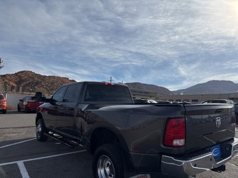 Used 2017 RAM 3500 Tradesman w/ Chrome Appearance Group image 4