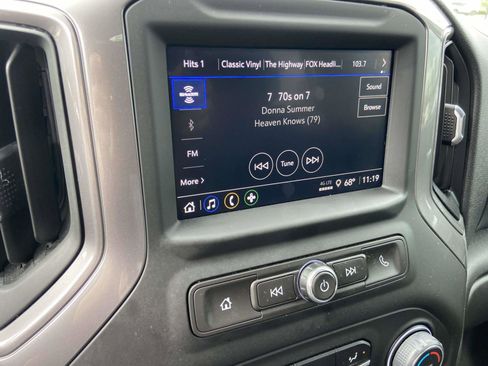 Used 2022 Chevrolet Silverado 1500 Custom image 15