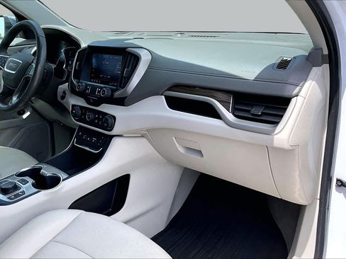 Used 2020 GMC Terrain Denali w/ Denali Premium Package FWD image 19